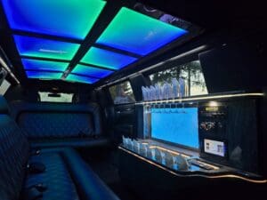 Lincoln Continental Stretch 8 Passenger Limousine | Transport Limousine Service